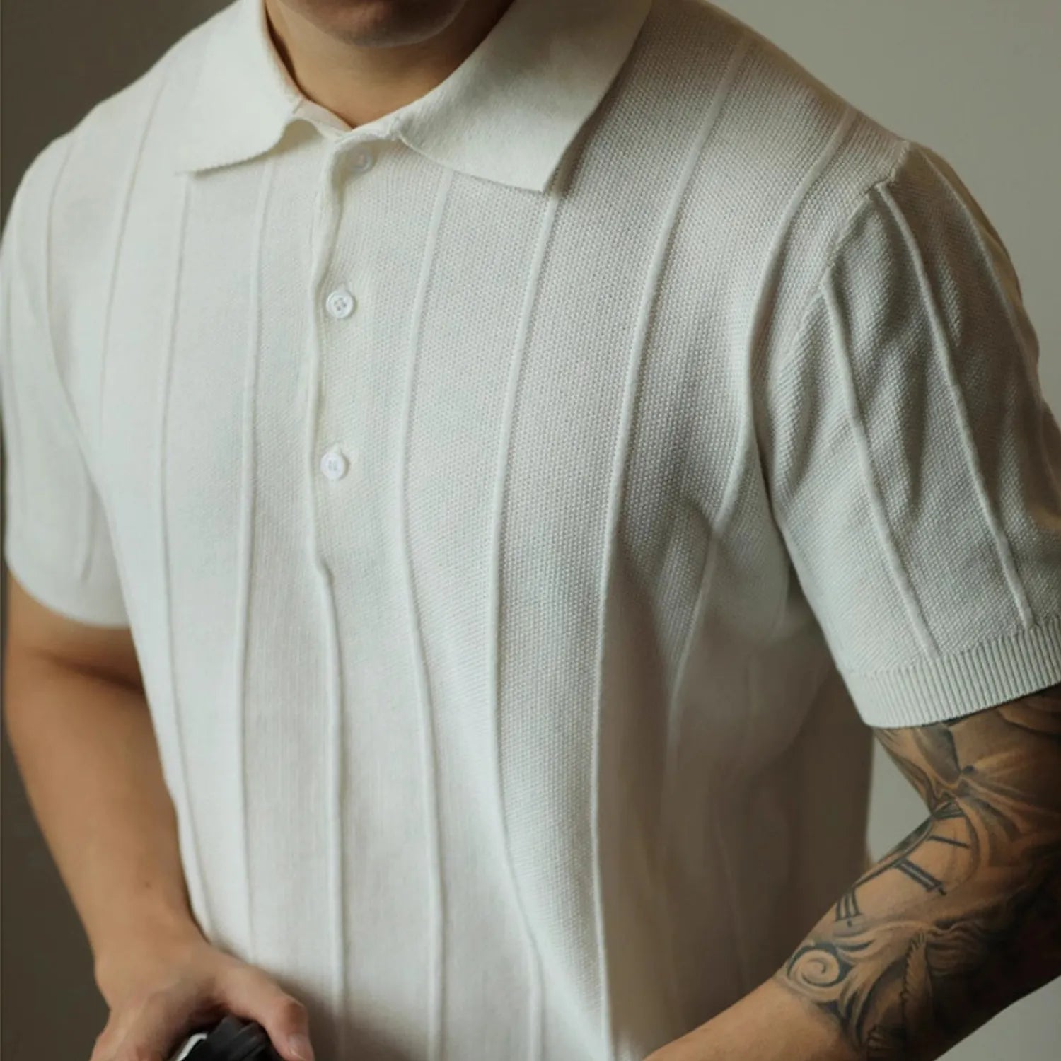 Classic Baltere men's polo shirt with relaxed fit, short sleeves, and ribbed texture.